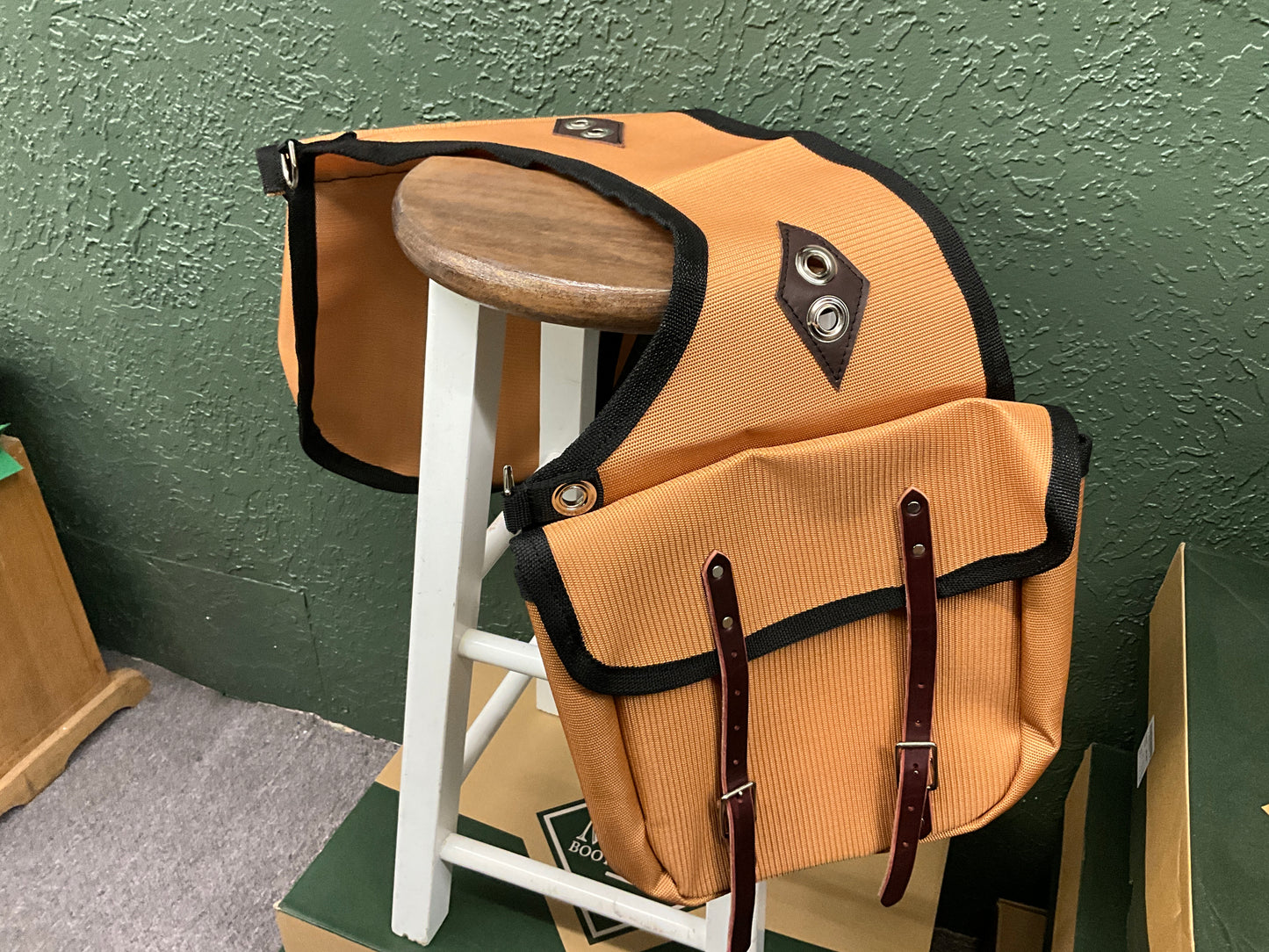 SMITH & EDWARDS- SADDLE BAG