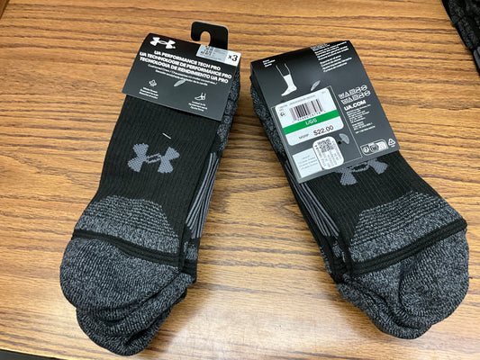 UNDER ARMOUR- BLK CREW SOCKS- 1386246-001