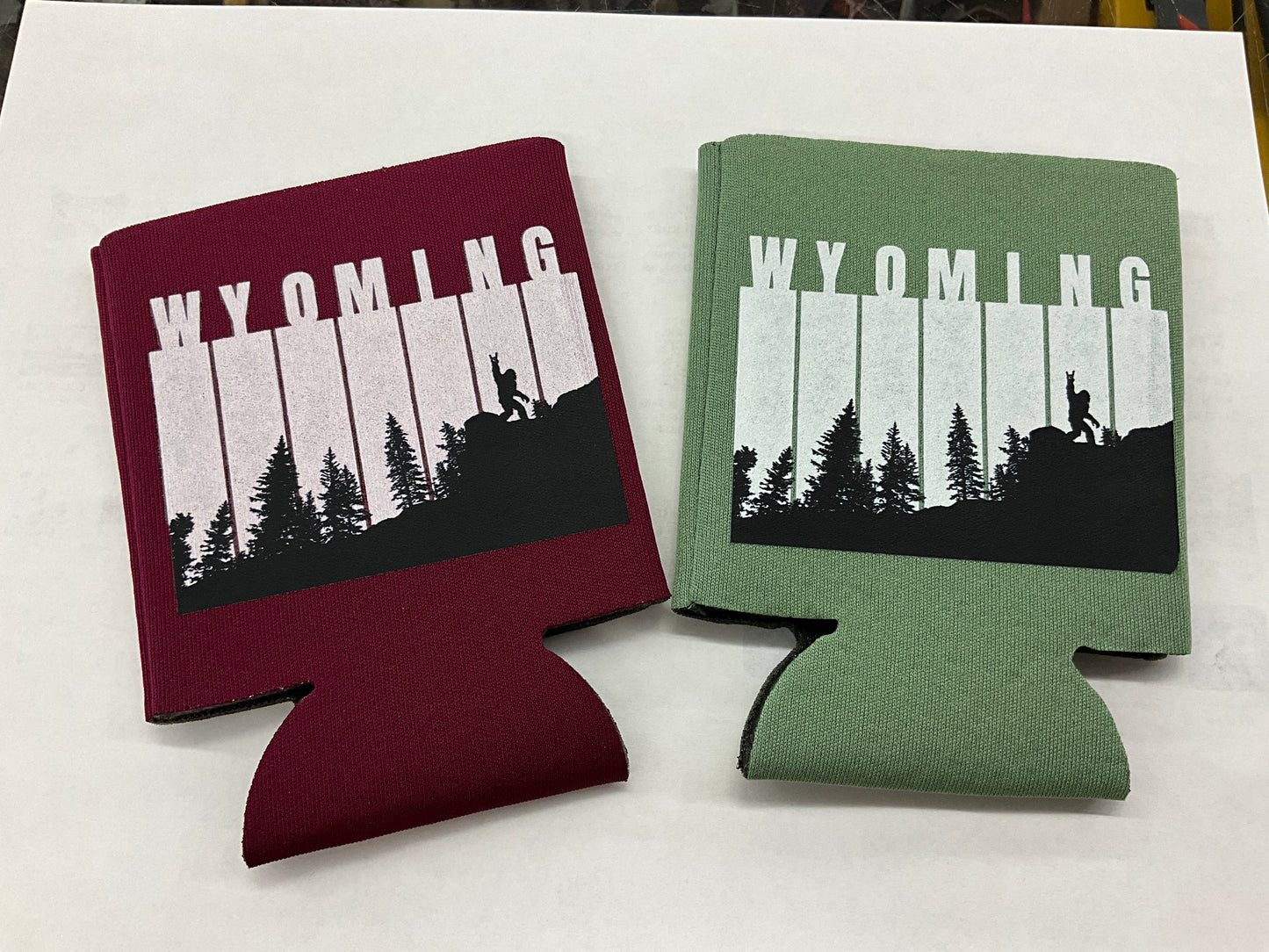 SWIFTWEAR Coozie Cold Drink Cooler. COO-Wy-SASQBW