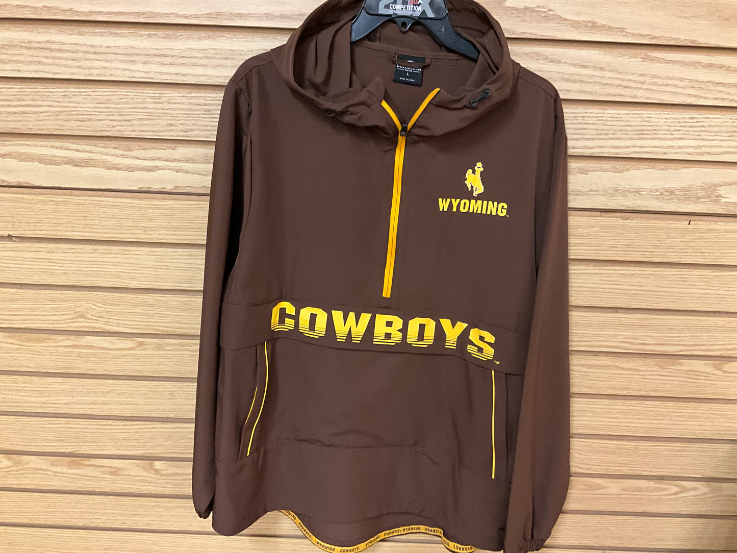 COLOSSEUM U OF WYO 1/4 ZIP WINDBREAKER-COUJ11356