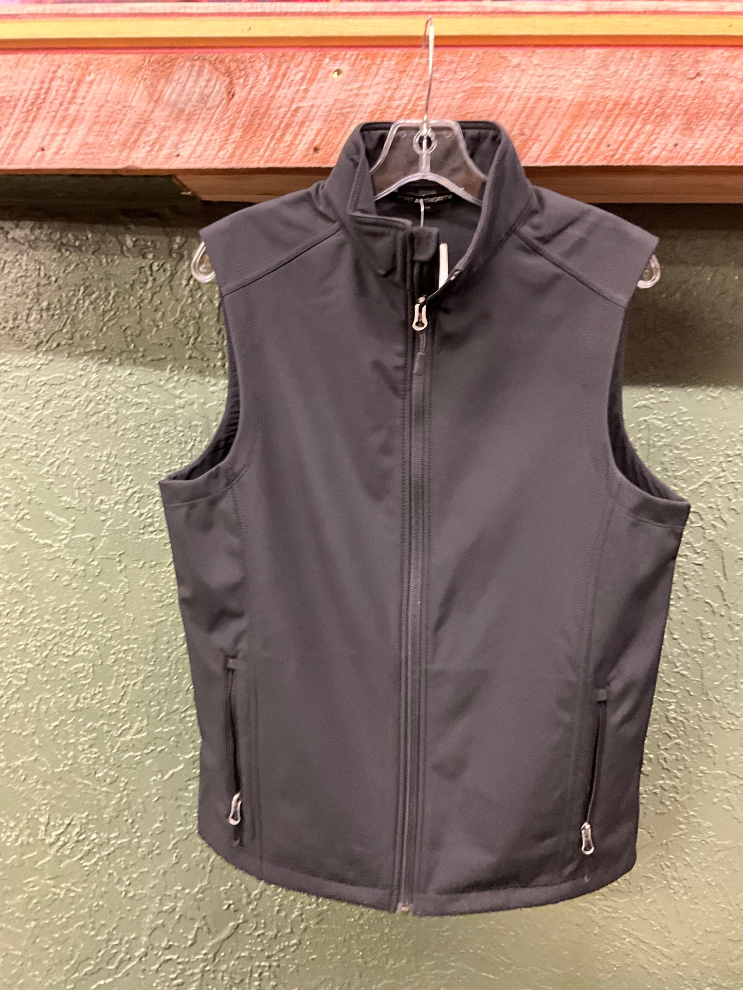 PORT AUTHORITY-MENS SOFT SHELL VEST - J325