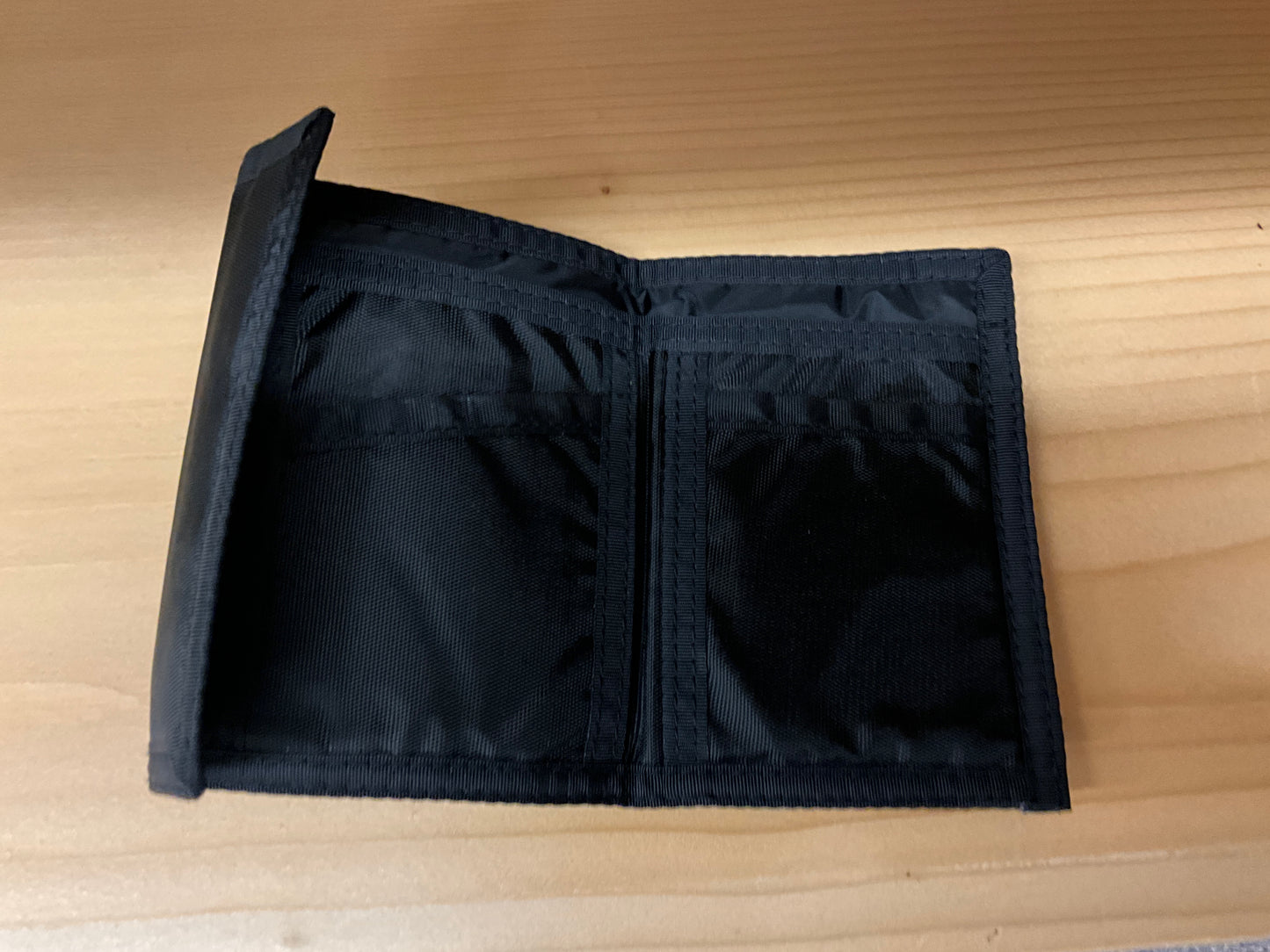 SOFT VELCRO WALLET - 8016