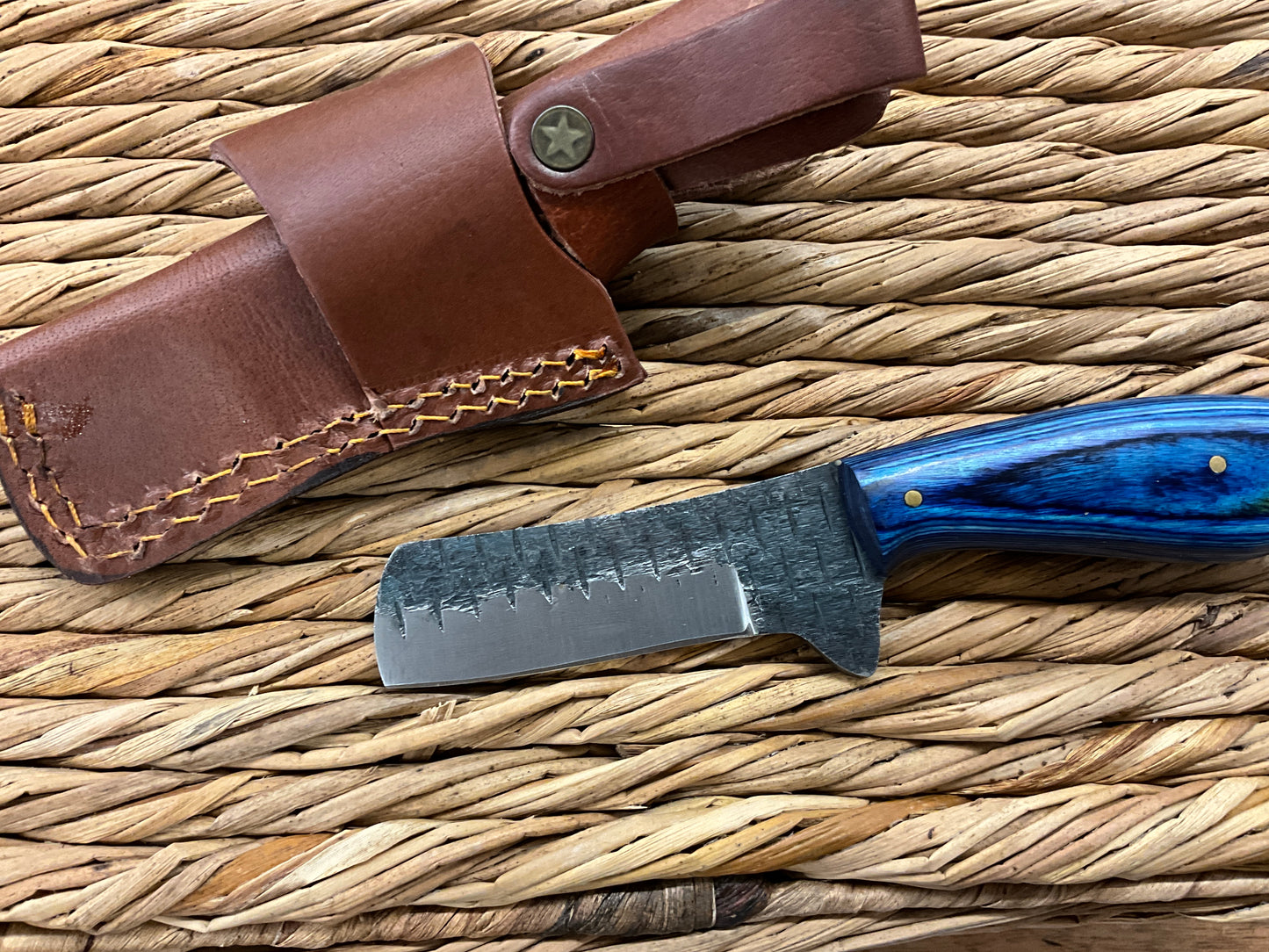 TITAN- CARBON STEEL, BULL KNIFE- TK-094