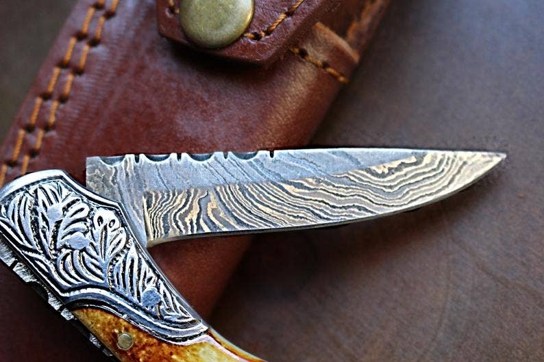 Damascus Steel handmade Pocket Knife with burnt bone handles-TF-030