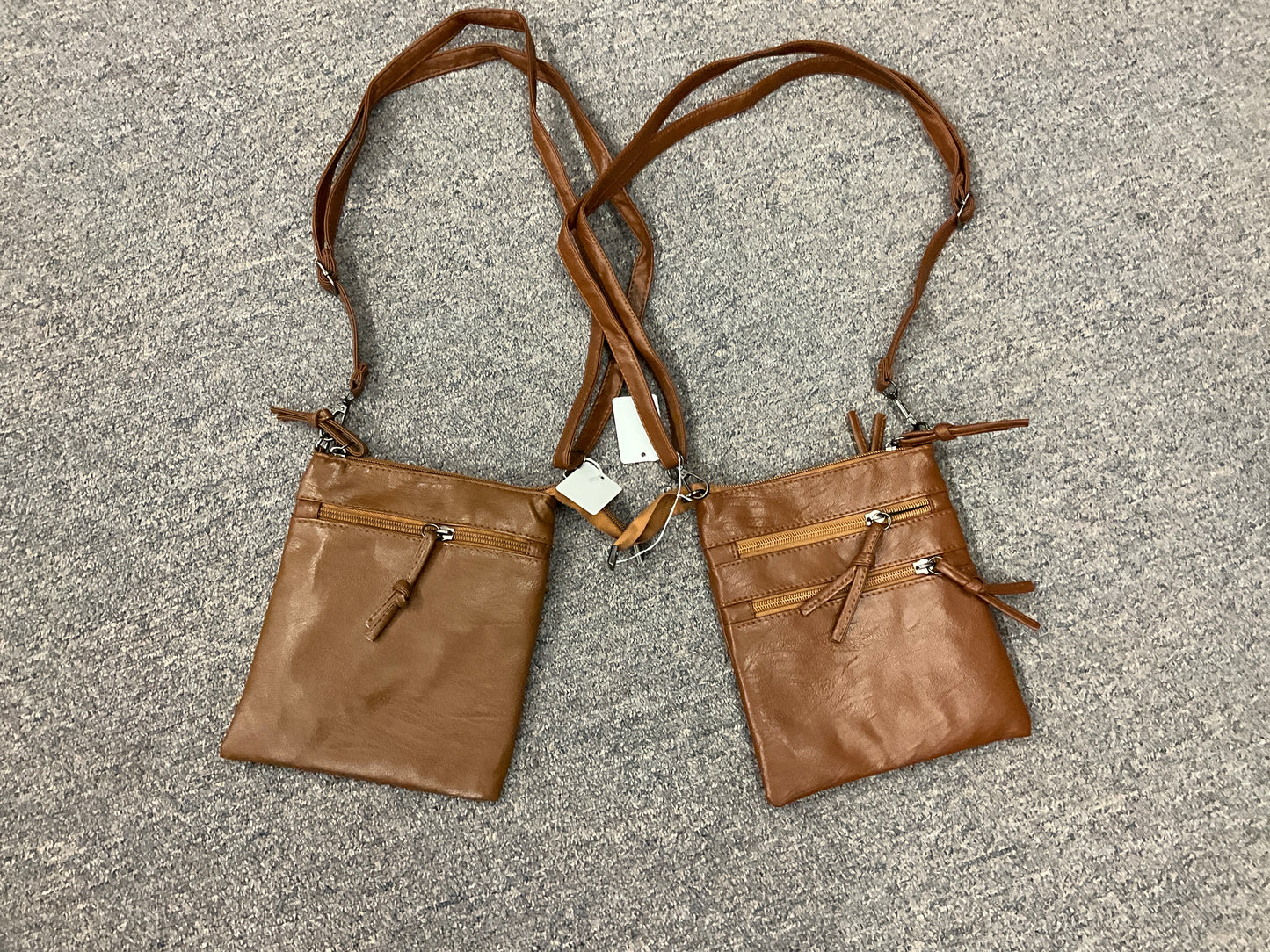 FAIRE-LEATHER VERTICAL ZIPPERED HAND BAG-CUAB0033