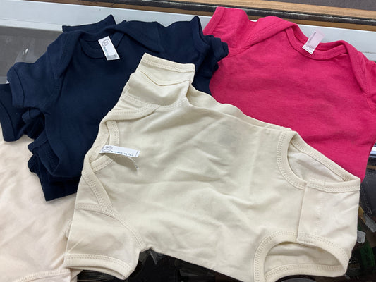 RABBIT SKINS-INFANT SS ONESIE- RS4400