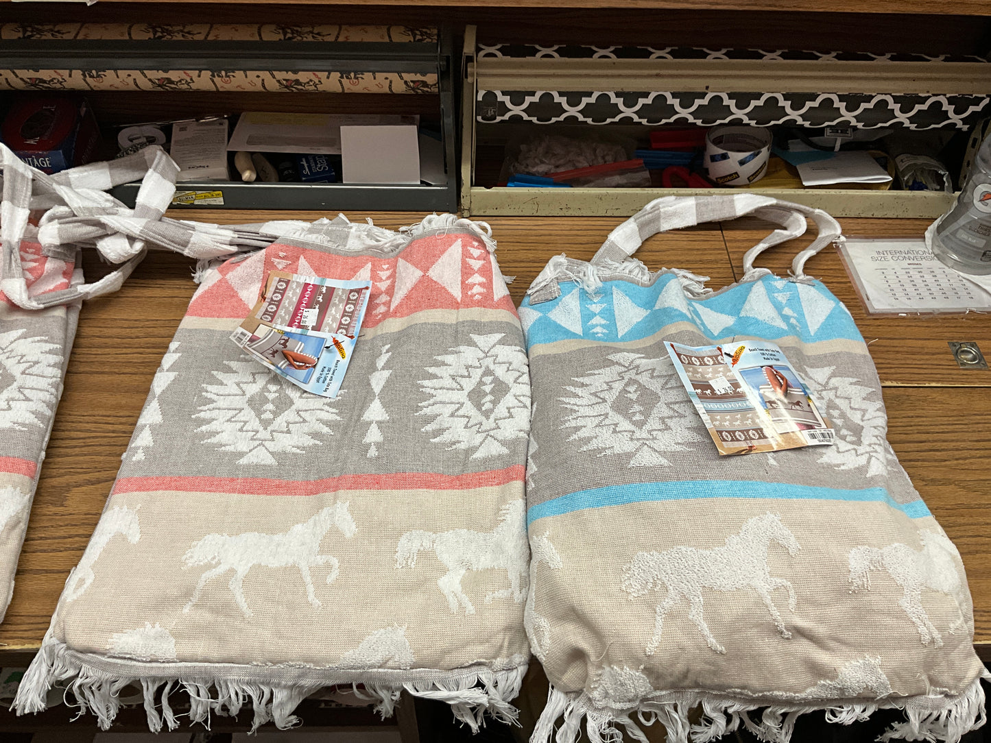 NATIVO BEACH TOWEL/TOTE BAG- TW-HRS
