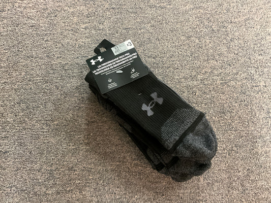 UNDER ARMOUR-PERFORMANCE TECH PRO-SOCKS-1386246