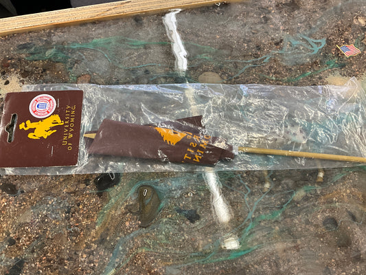 UNIVERSITY WYOMING DESK FLAG - WA03