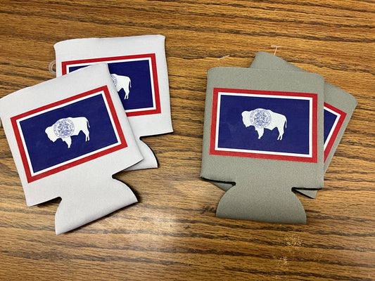 SWIFTWEAR Coozie Cold Drink Cooler. WY FLAG/BISON