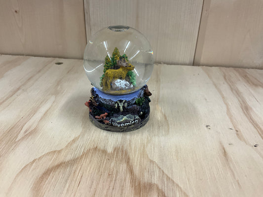 G54-SNOW GLOBE, “WY” WILDLIFE-403220