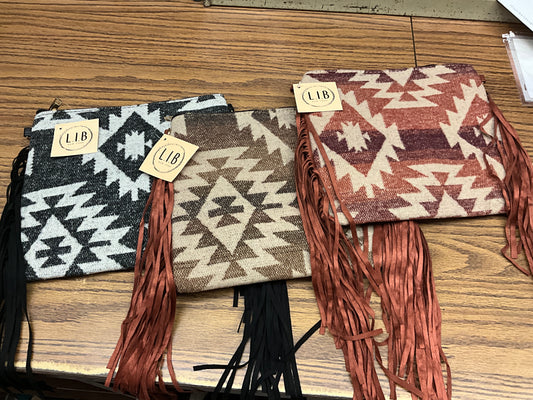 HANA- CROSSBODY BAG W/FRINGE- EBG10329