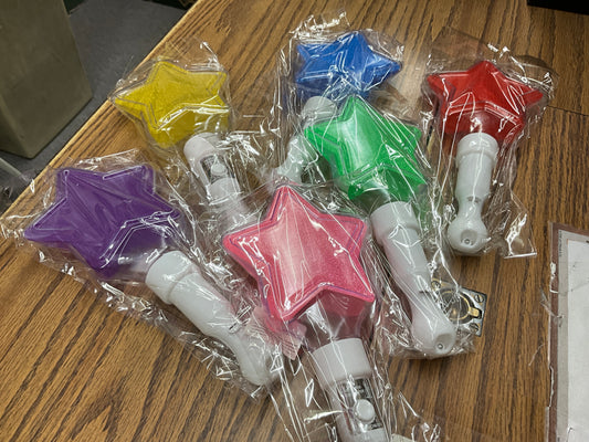 FAIRE- LIGHT UP WAND STICKS- STAR- WS402