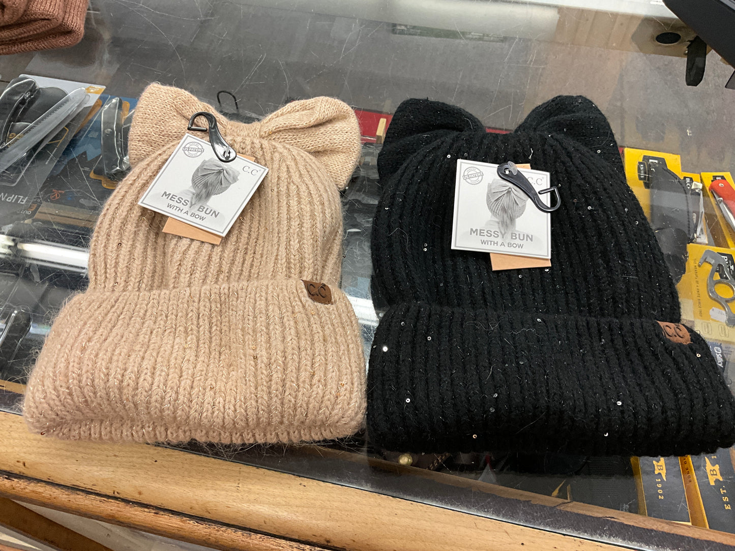 CC BEANIE-BEANIE, SEQUIN BOW MESSY BUN- MBE0104