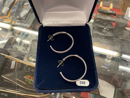 MONTANA SILVER- WRAPPED AROUND HOOPS-ER5518