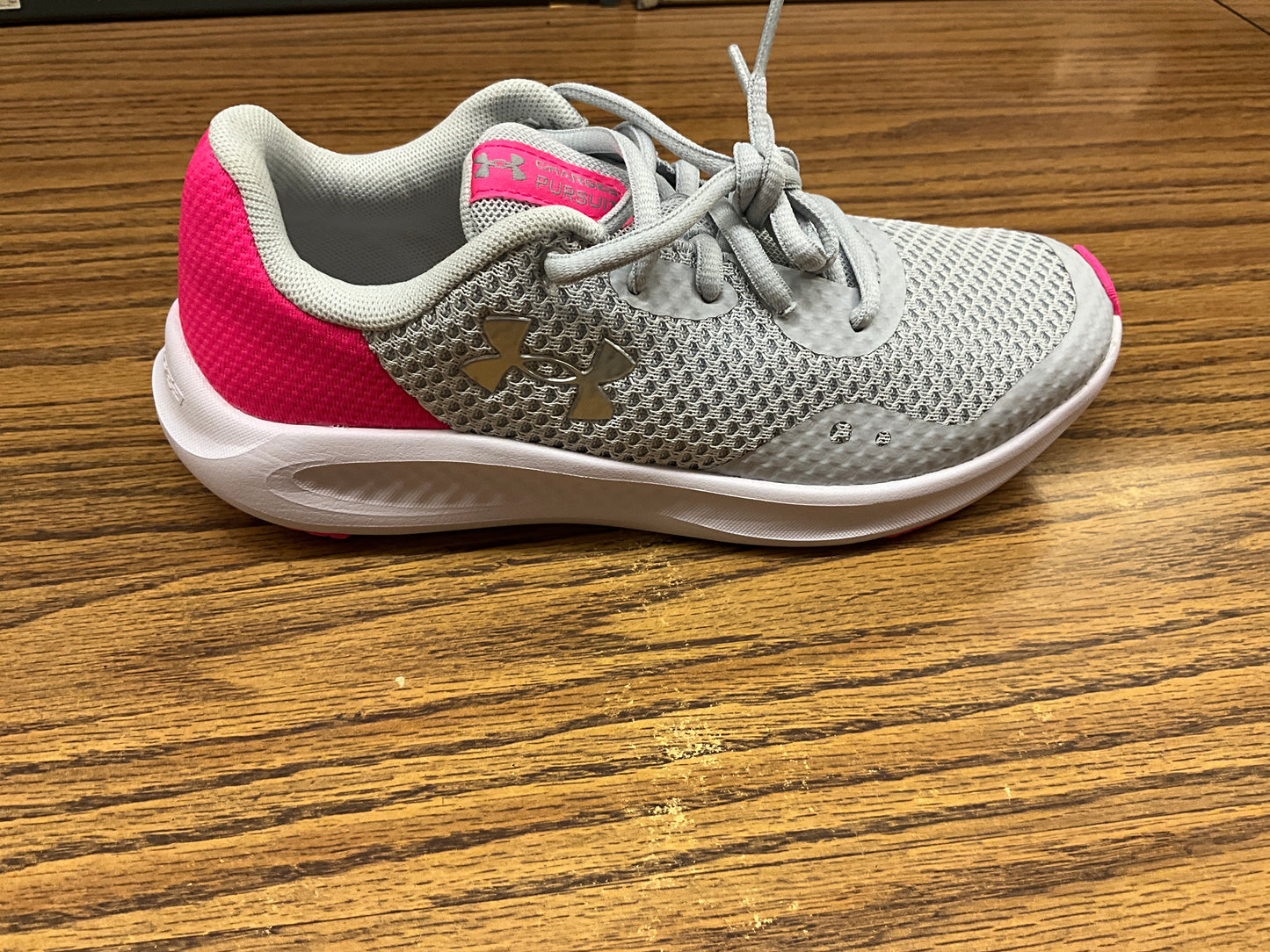 UNDER ARMOR GIRLS CHARGED PURSUIT 3-GYM SHOE-3025011-100