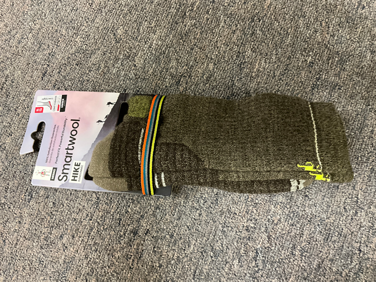 SMARTWOOL UNISEX CLASSIC EDITION HIKING CREW HEIGHT SOCK-LIGHT CUSHION MADE IN THE USA - 96573