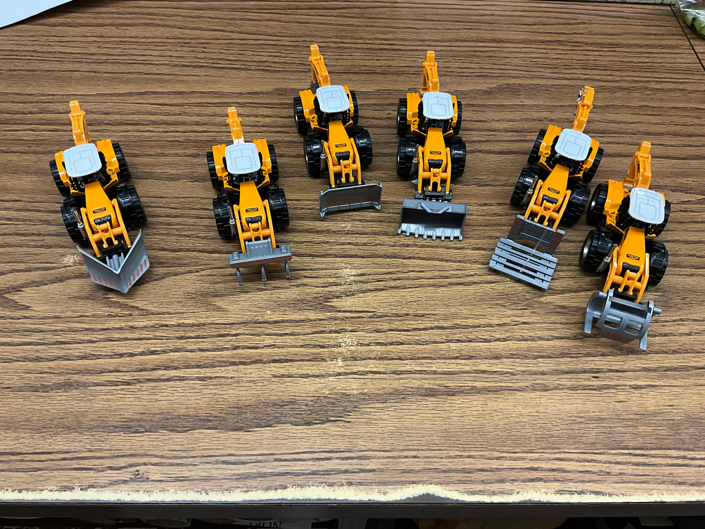 LA LUNA BELLA TOYS-DIE-CAST TRACTORS-VETRAC7